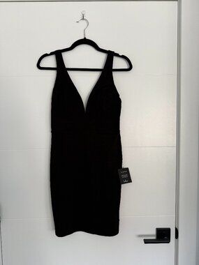 Lulus Black Plunge Neck Bodycon Cocktail Dress Size Medium NWT